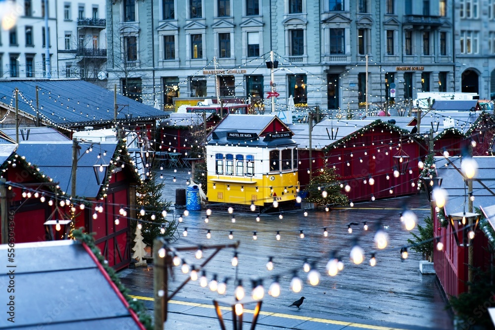 Weihnachtsmarkt und Stände