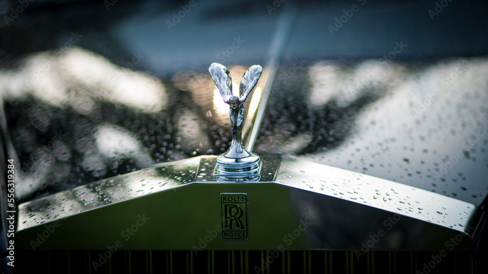 Rolls Royce Kühlerfigur Spirit of Ecstasy Stock Photo | Adobe Stock