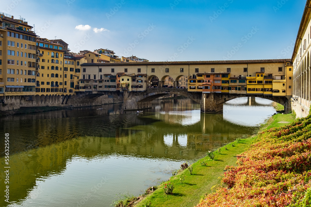 Ponte Vecchio bridge over Arno river in Florence, Tuscany, Italy.