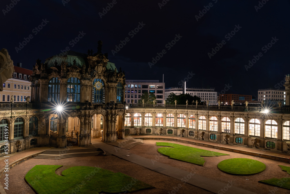 Fototapeta premium Dresden Zwinger at night