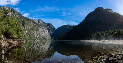 Panorámica de la Laguna Triangulo, PN Alerce Andino en Chile