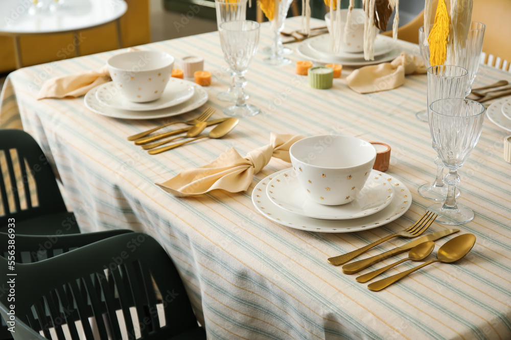 Fototapeta premium Stylish dinnerware on served table