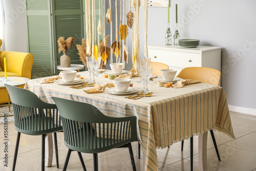Table with stylish setting ...