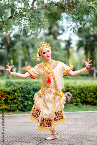 Fotografie Thai classical dance performance Suwanhongchomtum
