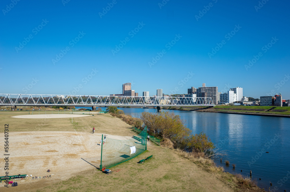 東京江戸川の土手・河川敷 Stock 写真 | Adobe Stock