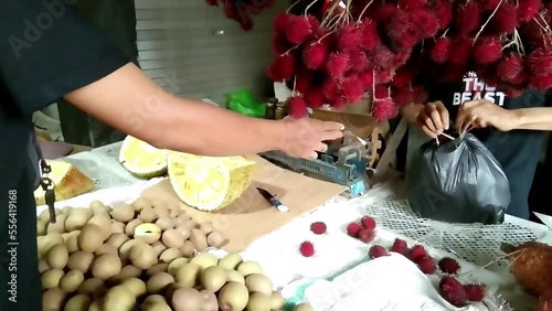 rambutan fruit transactions in traditional markets