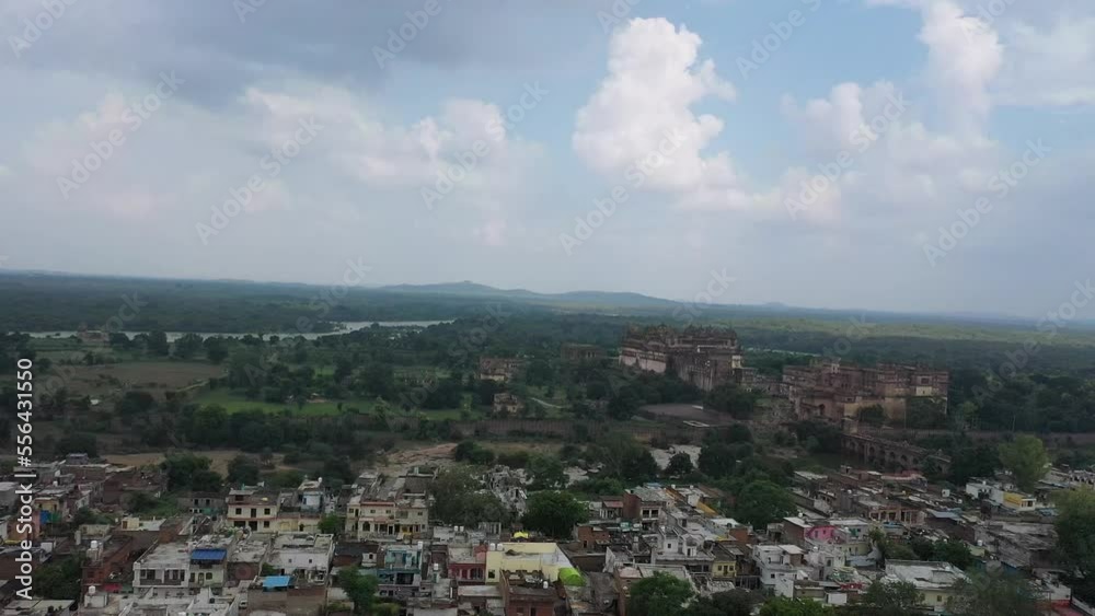 Panorama Of Orchha Town With 17th Century Jahangir Mahal Citadel In Orchha Fort Complex In The Indian State of Madhya Pradesh. Aerial Shot Panorama Of Orchha Town With 17th Century Jahangir Mahal Citadel In Orchha Fort Complex In The Indian State of Madhya Pradesh. Aerial Shot