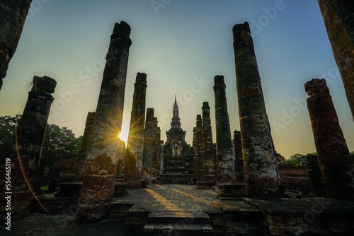 Wat Mahathat The old temple in Thai history, it is one of the most important and famous ancient sites and historical parks in Sukhothai Province, Thailand