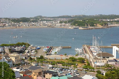 江の島神社から見下ろした港の風景：日本神奈川県藤沢市江の島 © sky studio