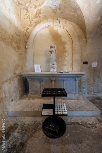 église Saint-Michel du village médiéval de la Garde-Adhémar