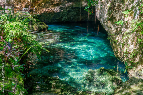 Fototapeta Naklejka Na Ścianę i Meble -  Dominican Republic. Tropical lake with crystal clear turquoise water. Lake Du Du.