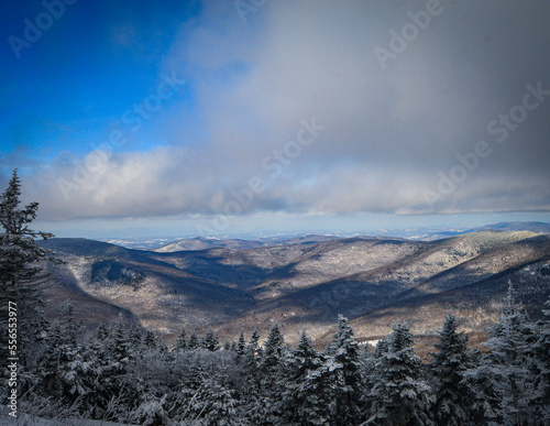 Winter Mountains
Views from Mount Equinox in Vermont
12.26.22
