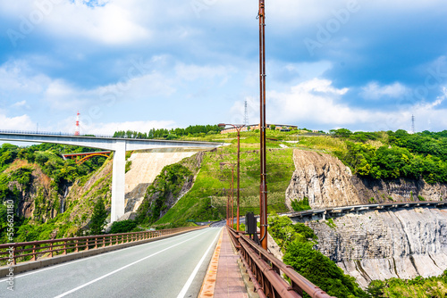 阿蘇長陽大橋から観える新阿蘇大橋周辺風景 Scenery around Shin-Aso Bridge seen from Aso Choyo Bridge (観光名所・穴場観光) 日本(春・新緑) Japan (Spring/Fresh green) 九州・熊本県南阿蘇村 Minamiaso Village, Kumamoto Prefecture, Kyushu