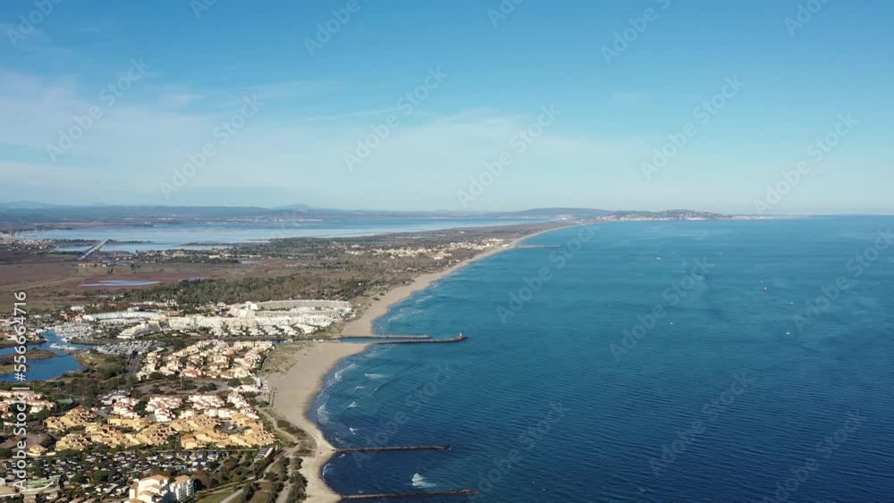 survol du cap d'Agde et Plage De La Conque dans le sud de la France, Hérault, Occitanie survol du cap d'Agde et Plage De La Conque dans le sud de la France, Hérault, Occitanie