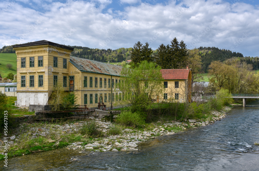 Mainburg, Fabrikgebäude, Jugendstil, historisch, Fabriksgebäude, Wehr, Fluss, Pielach, Fenster, Stockwerk, historisch, Flügelfenster, Fabrik, Traumulus, Werk, Holzerzeugung, Blechdach, Turm, Verzierun Mainburg, Fabrikgebäude, Jugendstil, historisch, Fabriksgebäude, Wehr, Fluss, Pielach, Fenster, Stockwerk, historisch, Flügelfenster, Fabrik, Traumulus, Werk, Holzerzeugung, Blechdach, Turm, Verzierun