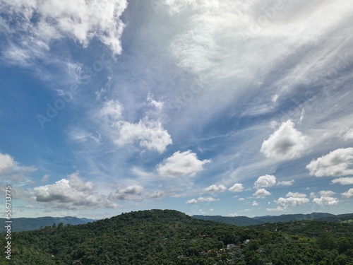 Foto aérea da Serra da Cantareira, em Mariporã, São Paulo, mostrando a mata atlântica photo