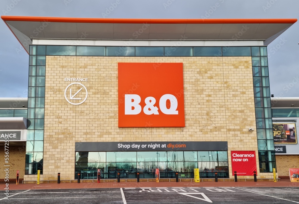 st-helens-merseyside-uk-12-26-2022-b-and-q-storefront-with-glass