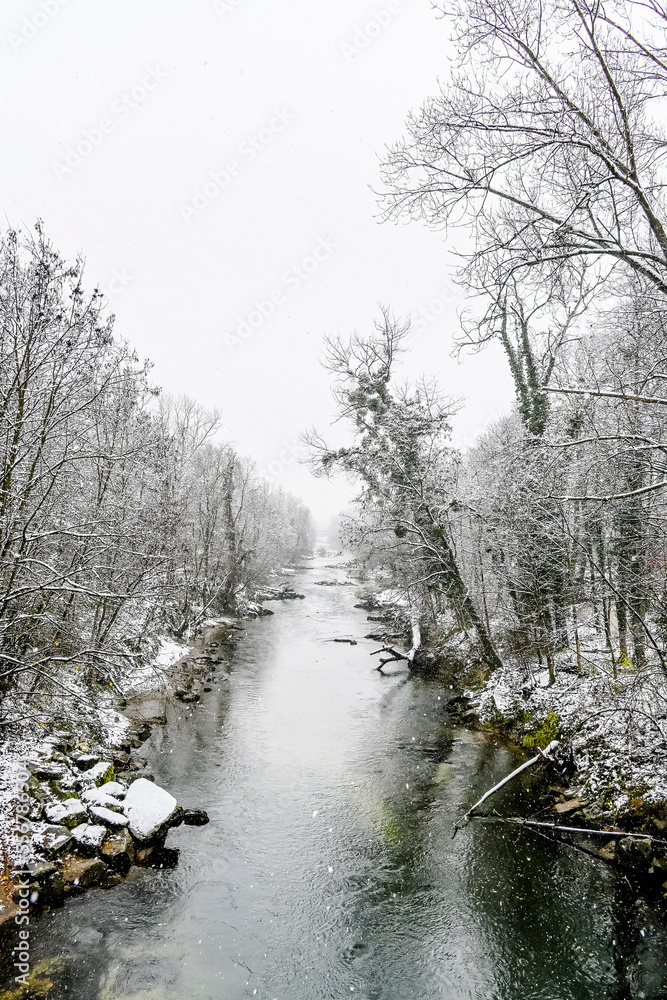 Münchenstein, Birs, Fluss, Birstal, Baselland, Arlesheim, Reinach, Wald, Waldweg, Auwald, Uferweg, Wanderweg, Renaturierung, Winter, Winterlandschaft, Winterspaziergang, Eis, Schnee, Basel, Schweiz Münchenstein, Birs, Fluss, Birstal, Baselland, Arlesheim, Reinach, Wald, Waldweg, Auwald, Uferweg, Wanderweg, Renaturierung, Winter, Winterlandschaft, Winterspaziergang, Eis, Schnee, Basel, Schweiz
