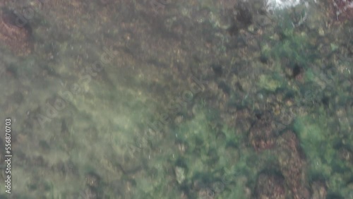 Wallpaper Mural 山陰海岸　岩場に打ちつける日本海の荒波　ドローン空撮 Torontodigital.ca