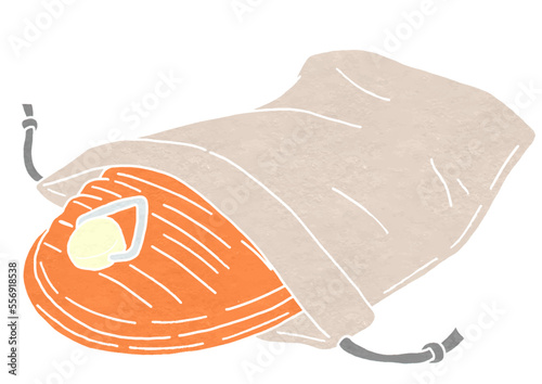 オレンジ色の袋付き湯たんぽのイラスト（版画風）
