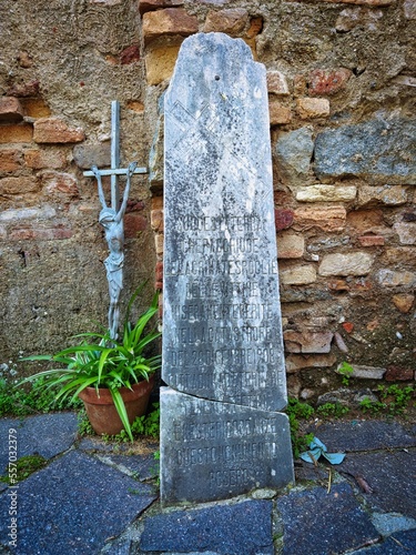 Commemorative stele in memory of the dead of the Reggio and Messina earthquake of 1908 photo