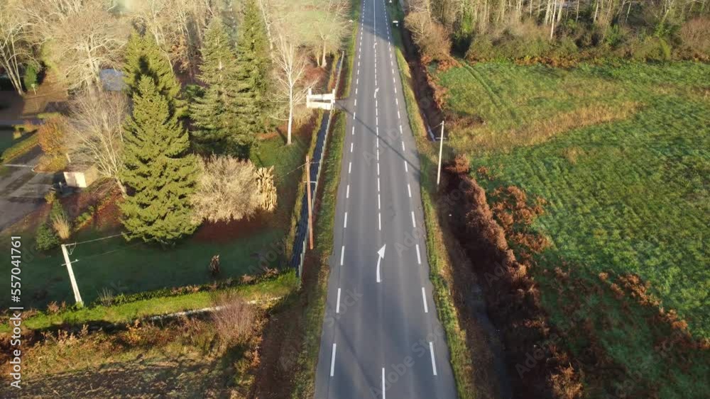 Long suivi d'une route