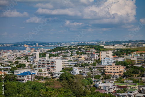 沖縄・宜野湾嘉数高台公園から見える風景  © 由香利 安澤