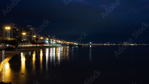 panorama dos prédios a noite em  Florianópolis Santa Catarina Brasil   © Fotos GE