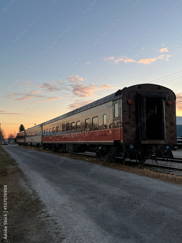 Obraz premium train at sunset