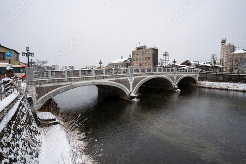 冬の金沢・雪が降り積もる浅野川大橋