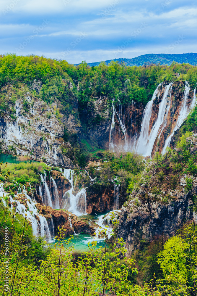 Fototapeta premium クロアチア 世界遺産 プリトヴィツェ湖群国立公園