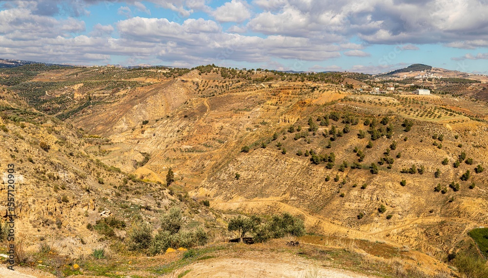 تلال محيطة بوادي جرش- الاردن- hills of jerash valley- Jordan