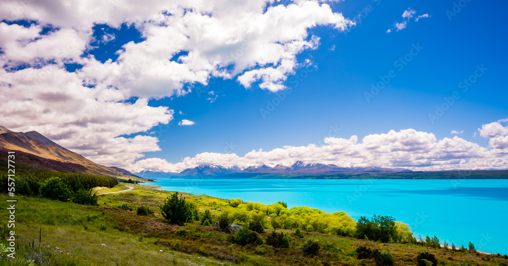 Beautiful Lake Pukaki on the way to Mount Cook in New Zealand