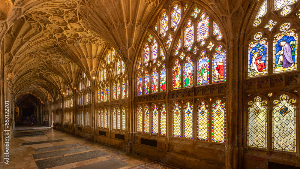 Couloir d'une cathédrale anglaise