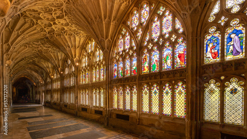 Couloir d'une cathédrale anglaise © Yannick