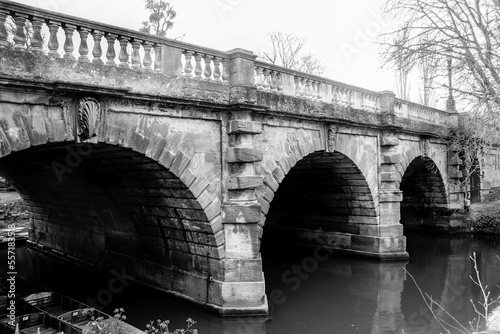 Oxford bridge and canal BW