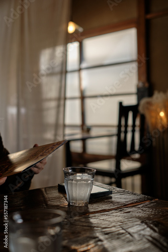 reading women in the cafe