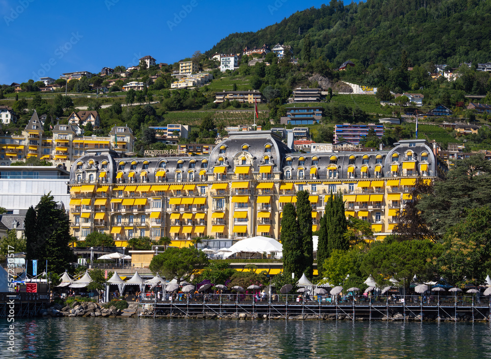 Φωτογραφία Montreux, Switzerland - July 14, 2022: Luxury hotel Montreux Palace and riviera
