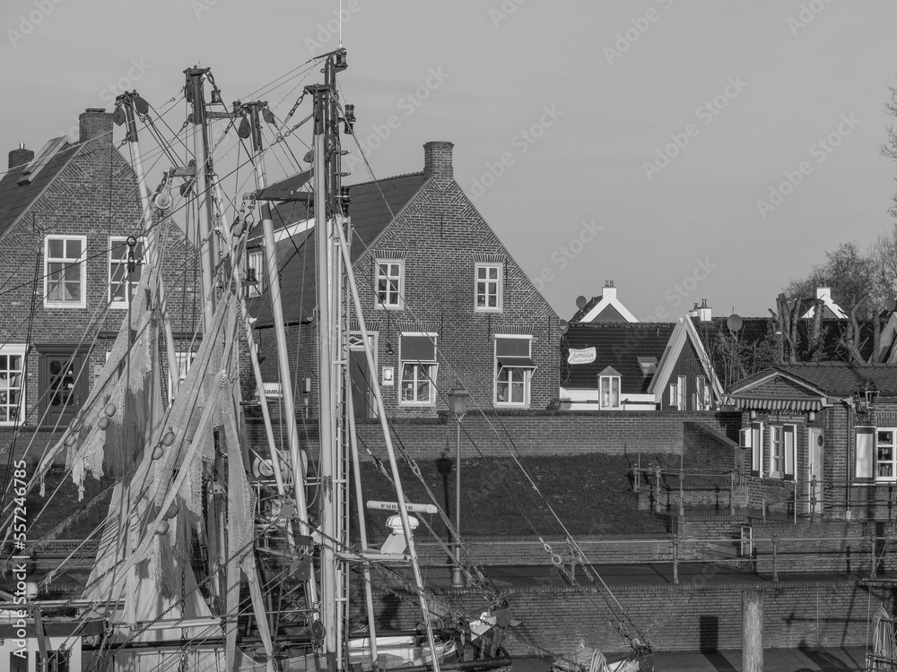 Fototapeta premium Das Fischerdorf Greetsiel in Ostfriesland