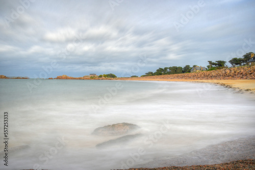 Paysage breton sur l'île Renote à Trégastel - France