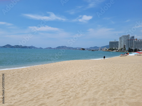 Acapulco bay from Icacos beach seen from the sand © Enrique