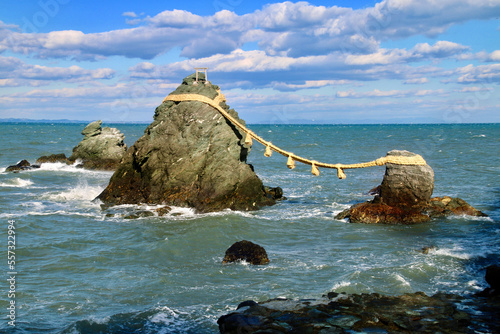 夫婦岩（三重県・伊勢市） photo