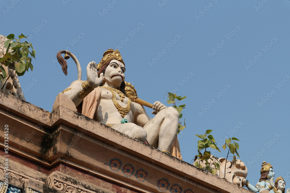 Obraz premium Big Hanuman on the gate leading to the temple in Puri, Odisha, India.
