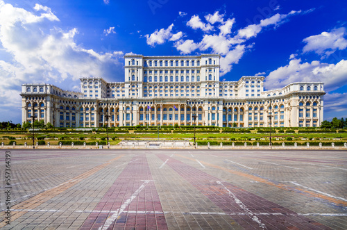 Obraz na płótnie Bucharest, Romania. Parliament building or People's House in romanian capital city. w salonie