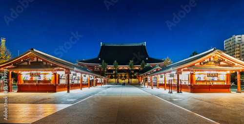 Obraz na płótnie 浅草寺 夜景 ワイド w salonie