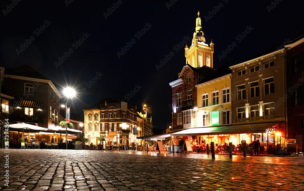 Roermond (Holland) Nacht Marktplatz