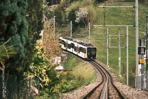 Piccolo treno in risalita per il monte Rigi in Svizzera. photo