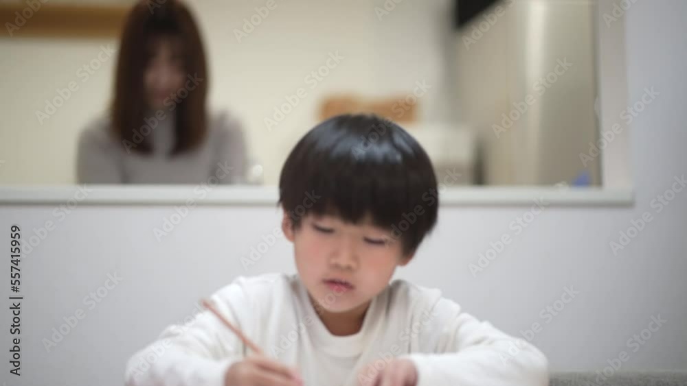 勉強する男の子 勉強する男の子