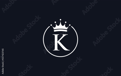 Royal vintage crown icon and golden jewel king crown symbol vector. gold crown logo sign. king symbol with the letters. king crown Letter and alphabets vector logo designing