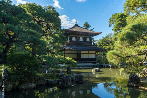 京都の慈照寺銀閣の境内の風景